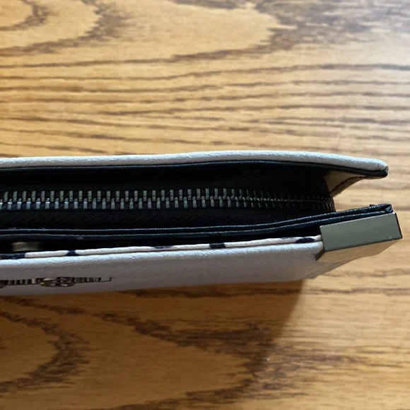 Jessica Simpson Wallet - Picture 2 of 6